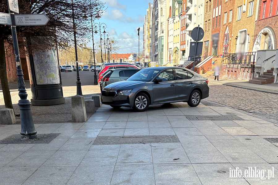 Mistrzowie Parkowania w Elbl�gu (cz�� 467), fot. 1