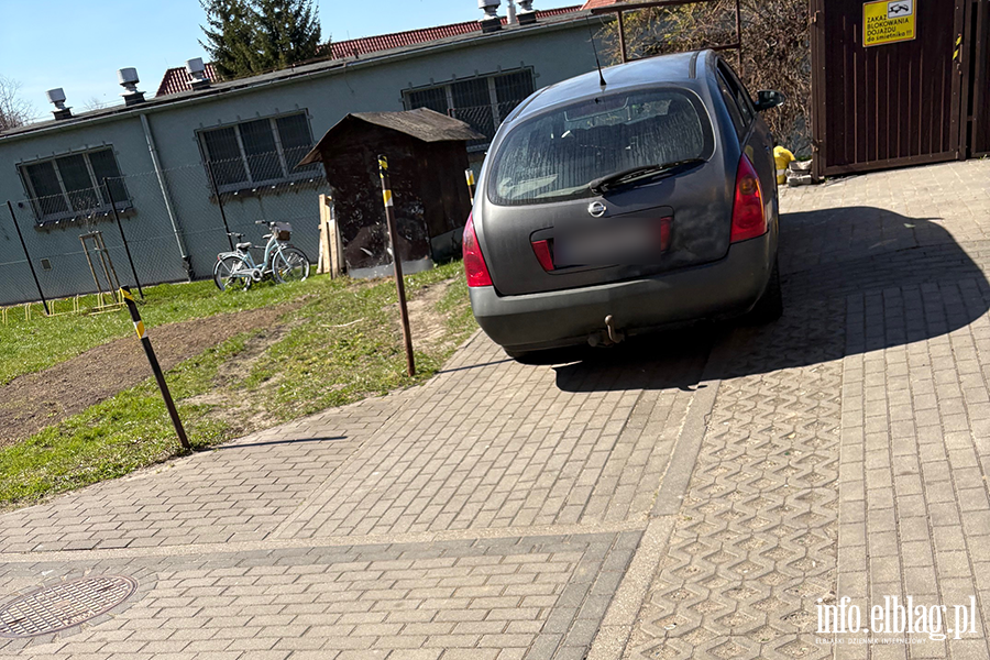 Mistrzowie Parkowania w Elbl�gu (cz�� 467), fot. 2