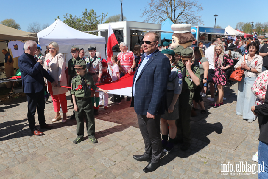 Tak Elbl�g �wi�towa� Dzie� Flagi. Zobacz przemarsz z bia�o-czerwon�, fot. 11