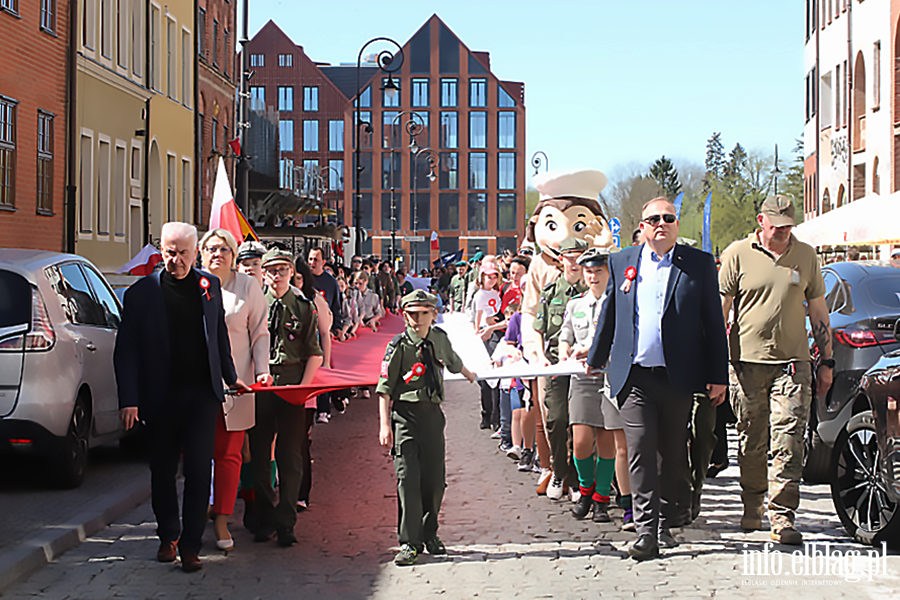 Tak Elbl�g �wi�towa� Dzie� Flagi. Zobacz przemarsz z bia�o-czerwon�, fot. 30