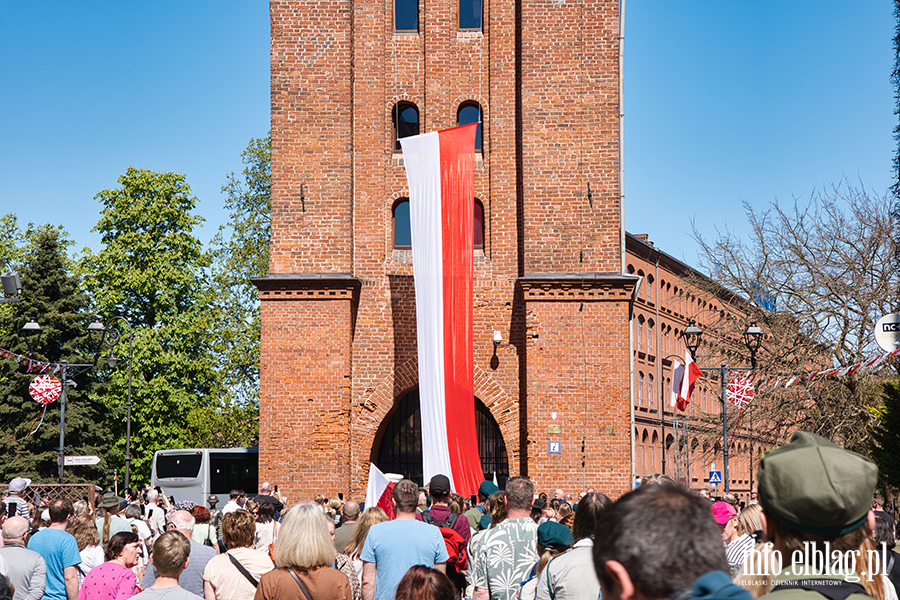Tak Elbl�g �wi�towa� Dzie� Flagi. Zobacz przemarsz z bia�o-czerwon�, fot. 85