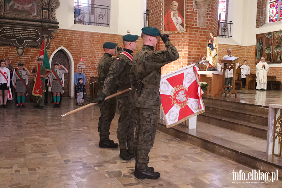 Patriotyczne obchody 3 maja w Elbl�gu. Msza �wi�ta w katedrze, fot. 13