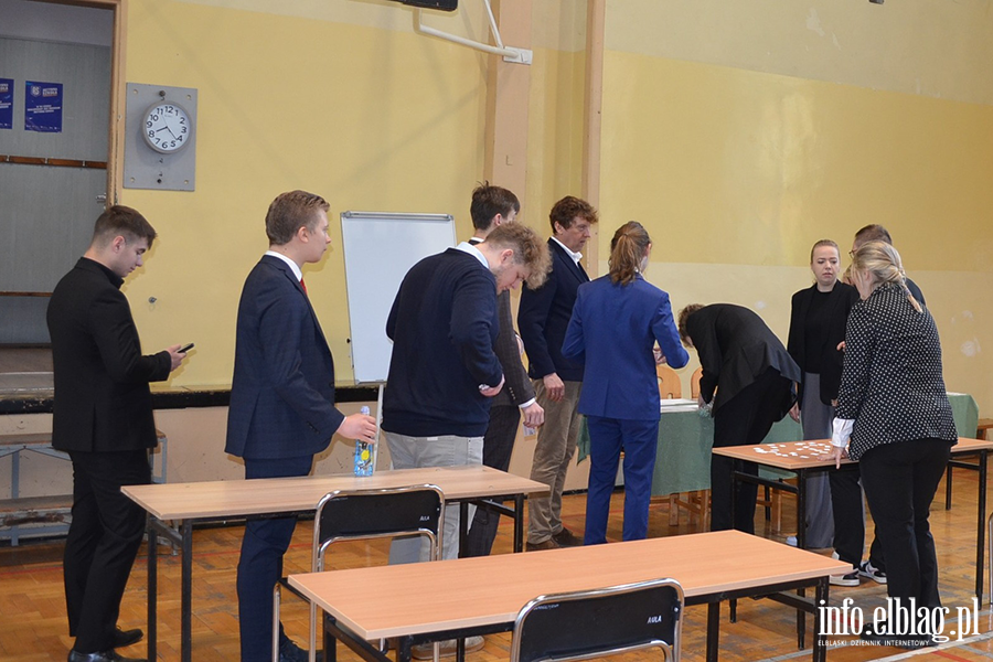W Elbl�gu ok. 1300 os�b rozpocz�o maturalny maraton, fot. 18