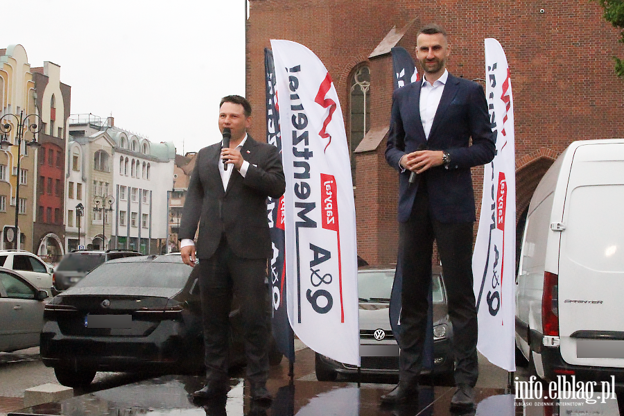S�awomir Mentzen i Marcin Mo�d�onek przyjechali do Elbl�ga, fot. 1