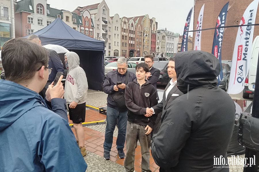 S�awomir Mentzen i Marcin Mo�d�onek przyjechali do Elbl�ga, fot. 34