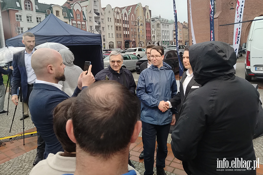 S�awomir Mentzen i Marcin Mo�d�onek przyjechali do Elbl�ga, fot. 35