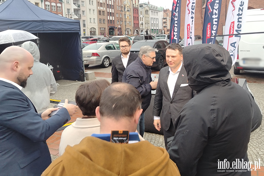 S�awomir Mentzen i Marcin Mo�d�onek przyjechali do Elbl�ga, fot. 36
