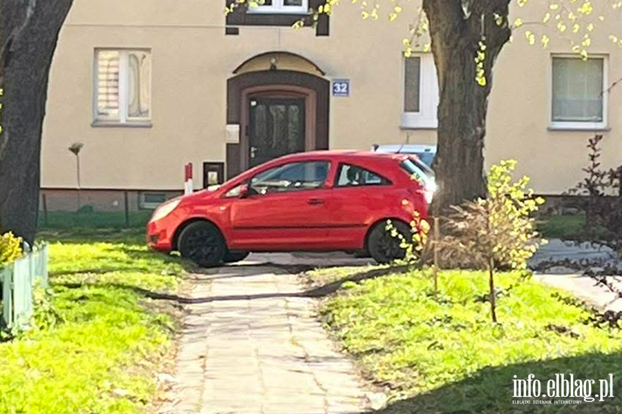 Mistrzowie Parkowania w Elbl�gu (cz�� 469), fot. 1
