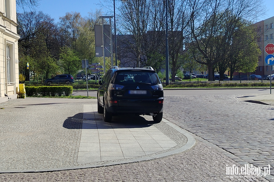 Mistrzowie Parkowania w Elbl�gu (cz�� 469), fot. 4