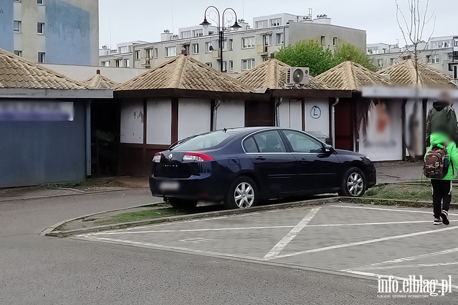 Mistrzowie Parkowania w Elbl�gu (cz�� 470), fot. 4