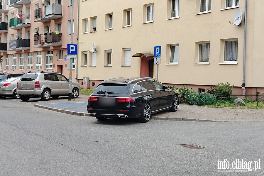 Mistrzowie Parkowania w Elbl�gu (cz�� 470), fot. 10