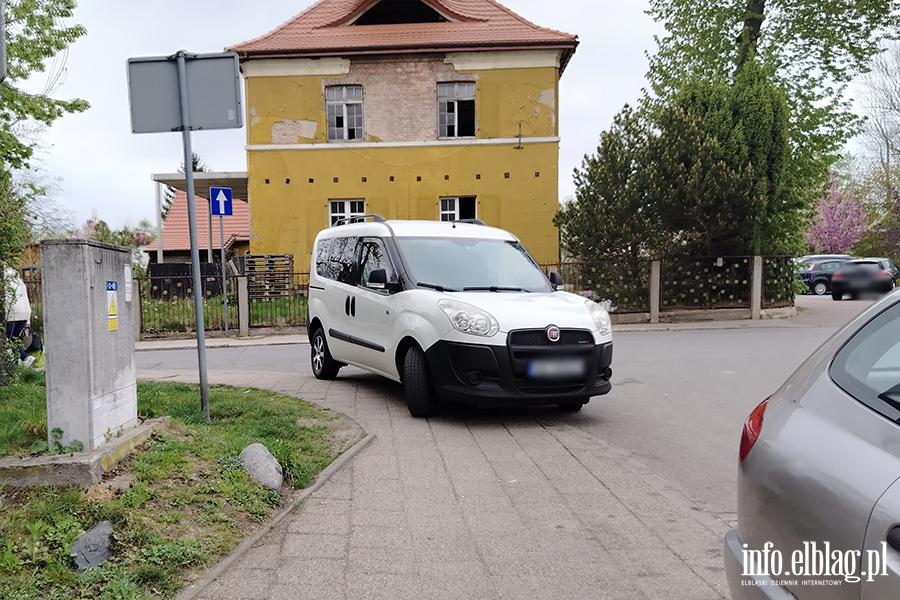 Mistrzowie Parkowania w Elbl�gu (cz�� 470), fot. 11