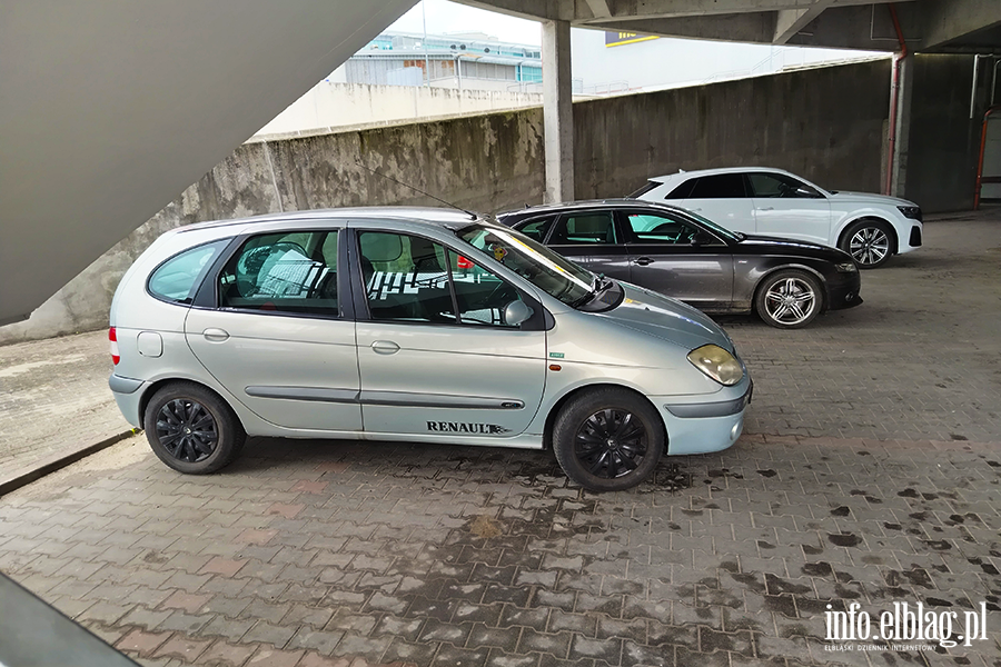 Mistrzowie Parkowania w Elbl�gu (cz�� 471), fot. 6