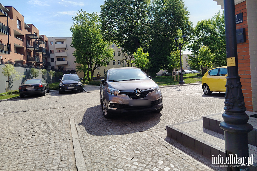 Mistrzowie Parkowania w Elbl�gu (cz�� 471), fot. 7