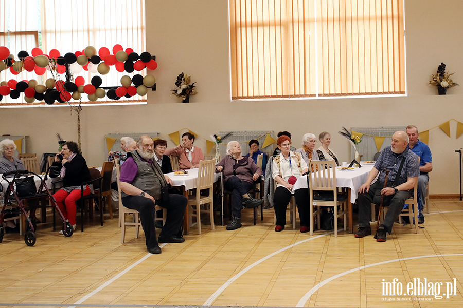 Seniorzy pokazali klas�. Pierwsze takie wybory w Elbl�gu, fot. 1