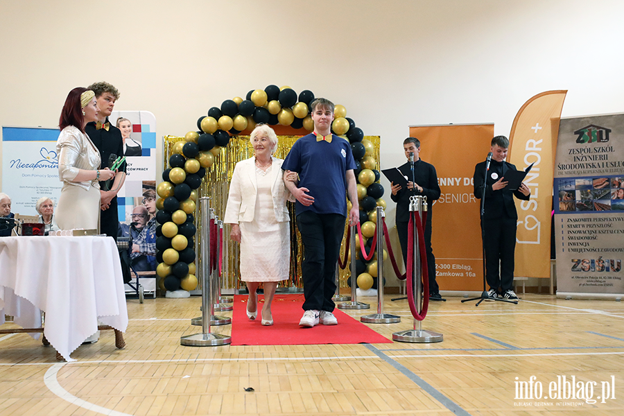 Seniorzy pokazali klas�. Pierwsze takie wybory w Elbl�gu, fot. 32
