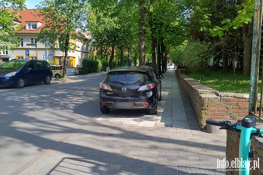 Mistrzowie Parkowania w Elbl�gu (cz�� 472), fot. 1