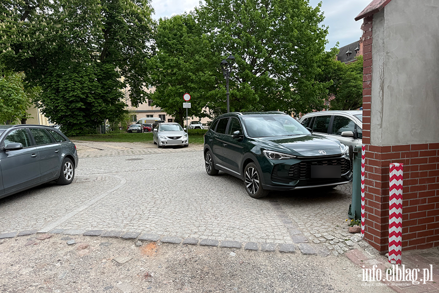 Mistrzowie Parkowania w Elbl�gu (cz�� 472), fot. 2