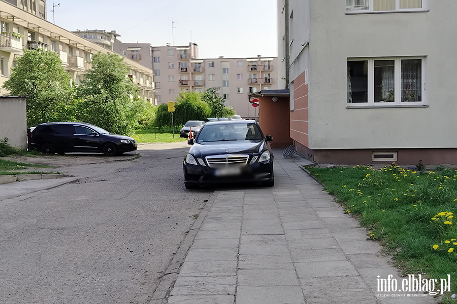 Mistrzowie Parkowania w Elbl�gu (cz�� 472), fot. 4