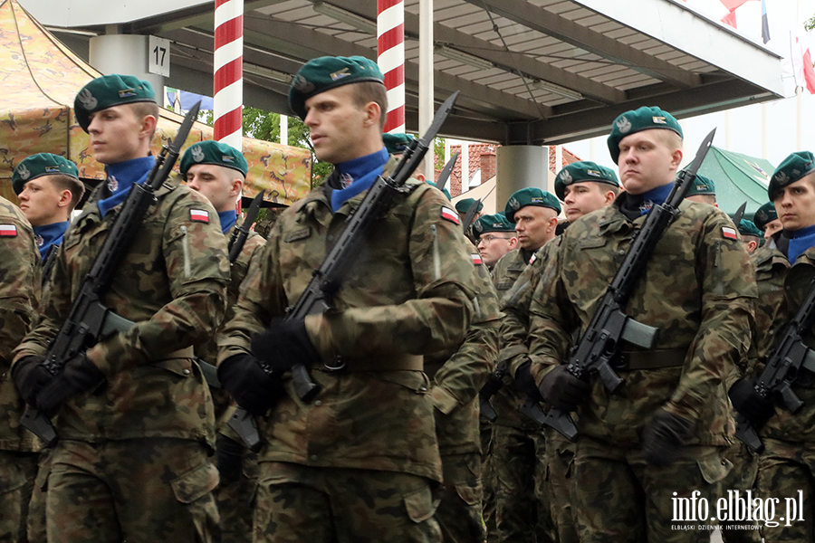Dywizja NATO w Elbl�gu ma nowego dow�dc�, fot. 57