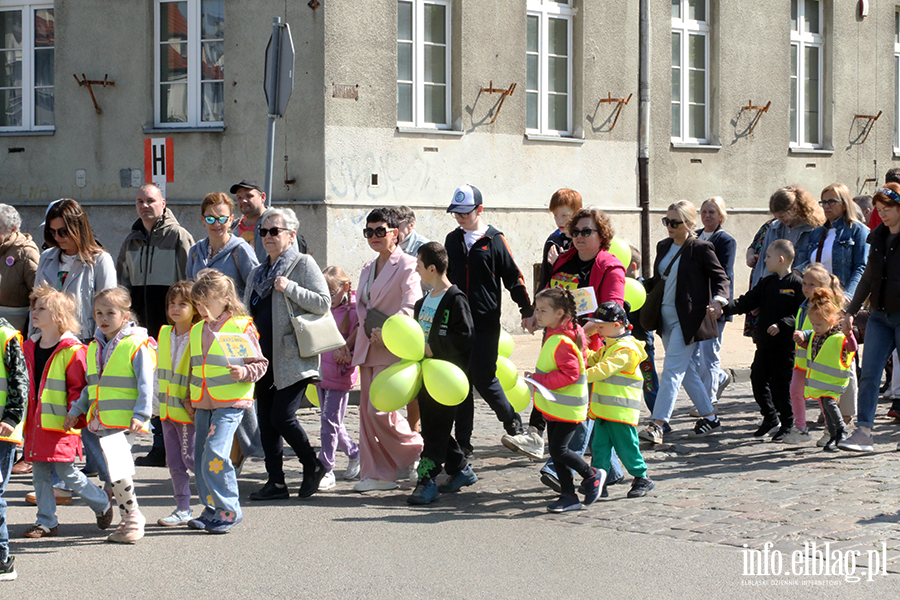 Ulicami Elbl�ga przeszed� kolorowy przemarsz, fot. 24
