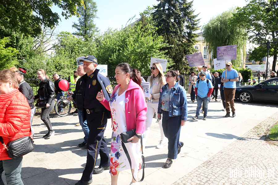 Ulicami Elbl�ga przeszed� kolorowy przemarsz, fot. 45