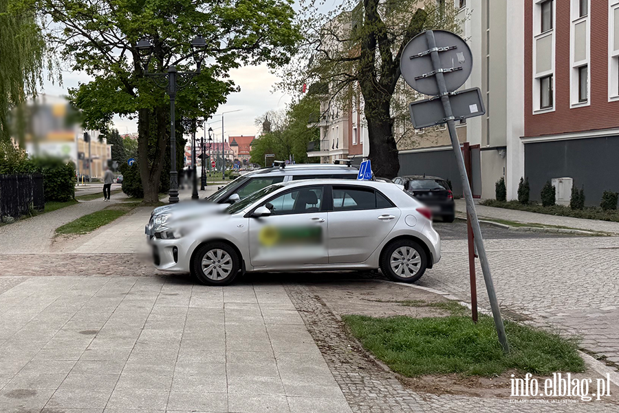 Mistrzowie Parkowania w Elbl�gu (cz�� 474), fot. 2