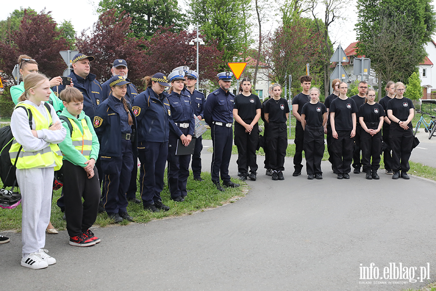 Uczniowie z regionu sprawdzaj� swoj� wiedz� o bezpiecze�stwie drogowym, fot. 5