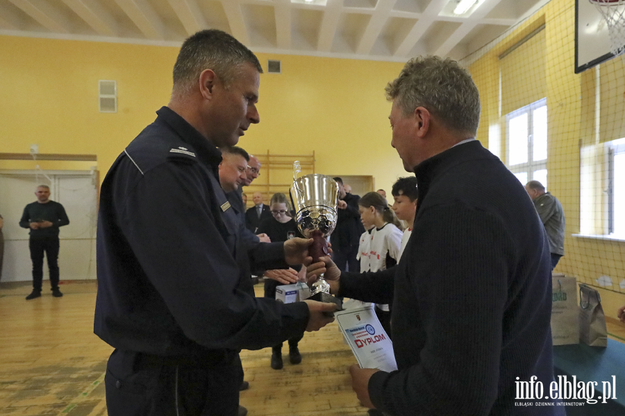 Uczniowie z regionu sprawdzaj� swoj� wiedz� o bezpiecze�stwie drogowym, fot. 96
