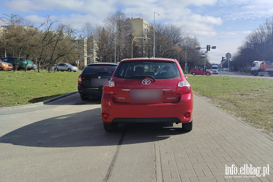 Mistrzowie Parkowania w Elbl�gu (cz�� 475), fot. 2