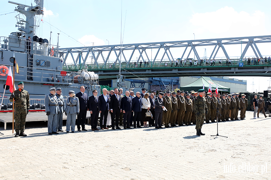 ORP �niardwy przyp�yn�� na �wi�to pu�ku, fot. 10