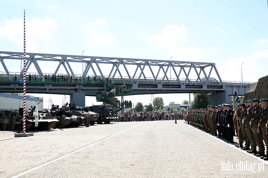 ORP �niardwy przyp�yn�� na �wi�to pu�ku, fot. 17