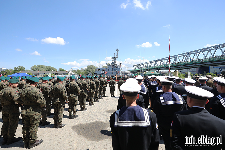 ORP �niardwy przyp�yn�� na �wi�to pu�ku, fot. 22