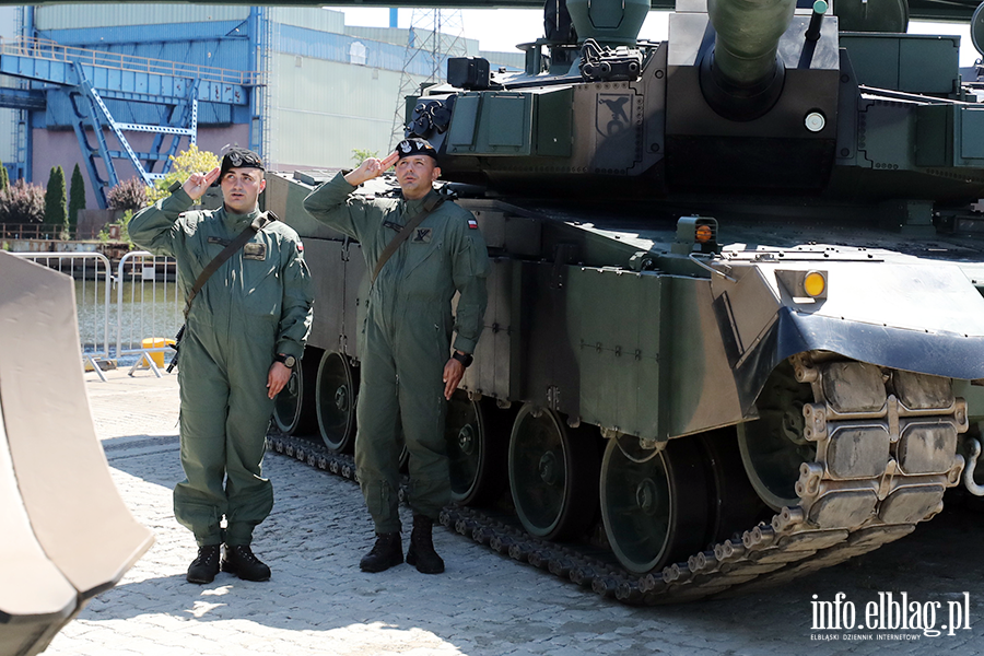 ORP �niardwy przyp�yn�� na �wi�to pu�ku, fot. 27