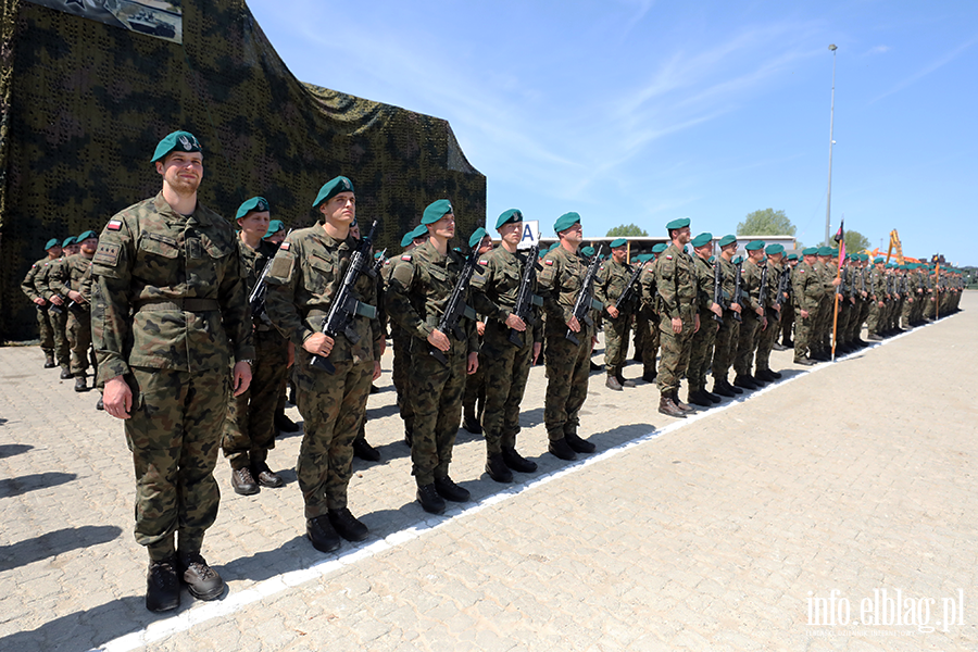 ORP �niardwy przyp�yn�� na �wi�to pu�ku, fot. 33