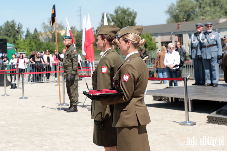 ORP �niardwy przyp�yn�� na �wi�to pu�ku, fot. 36