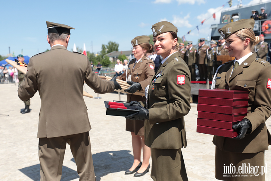 ORP �niardwy przyp�yn�� na �wi�to pu�ku, fot. 39