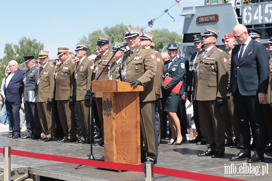 ORP �niardwy przyp�yn�� na �wi�to pu�ku, fot. 51
