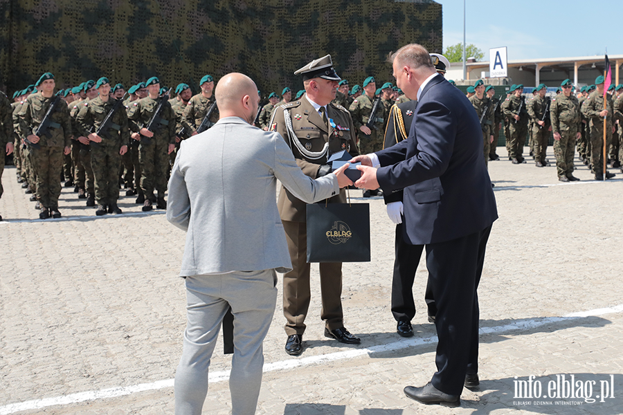 ORP �niardwy przyp�yn�� na �wi�to pu�ku, fot. 53