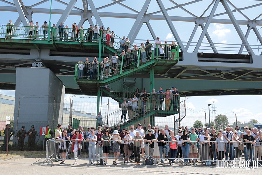 ORP �niardwy przyp�yn�� na �wi�to pu�ku, fot. 60