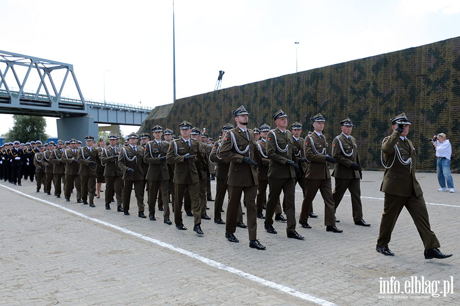 ORP �niardwy przyp�yn�� na �wi�to pu�ku, fot. 64