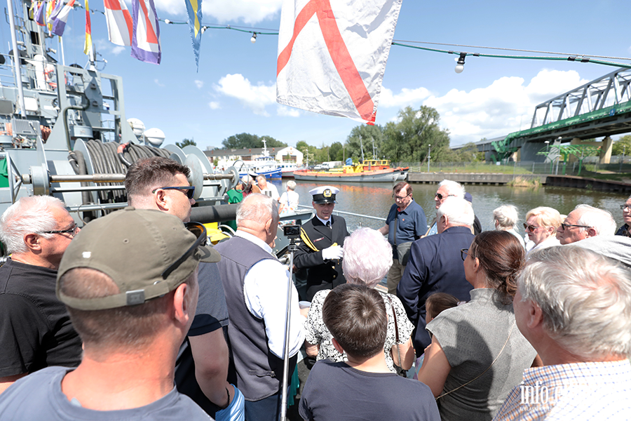 ORP �niardwy przyp�yn�� na �wi�to pu�ku, fot. 71