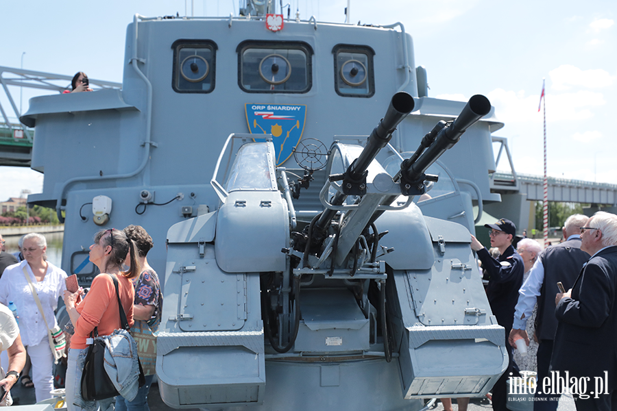 ORP �niardwy przyp�yn�� na �wi�to pu�ku, fot. 83