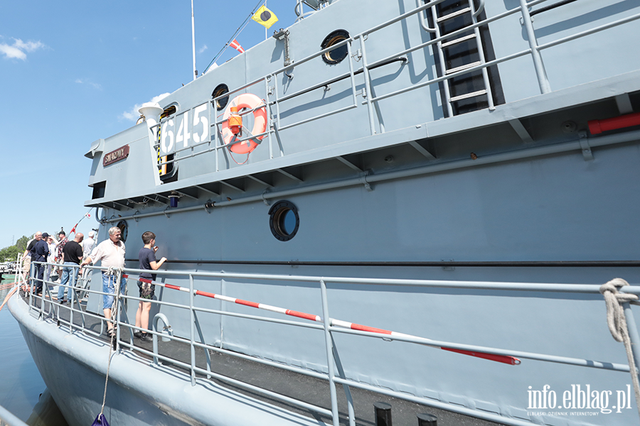 ORP �niardwy przyp�yn�� na �wi�to pu�ku, fot. 85