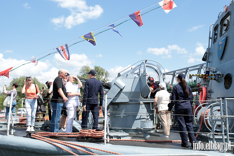 ORP �niardwy przyp�yn�� na �wi�to pu�ku, fot. 86