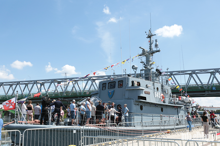 ORP �niardwy przyp�yn�� na �wi�to pu�ku, fot. 89