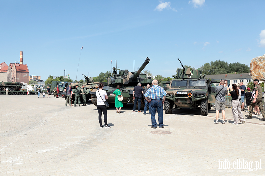 ORP �niardwy przyp�yn�� na �wi�to pu�ku, fot. 94