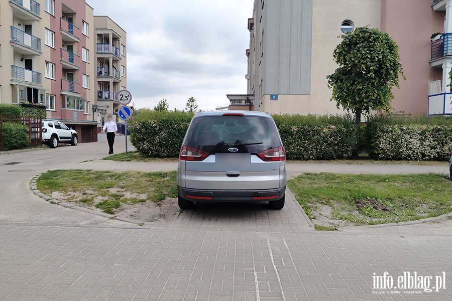Mistrzowie Parkowania w Elbl�gu (cz�� 477), fot. 7