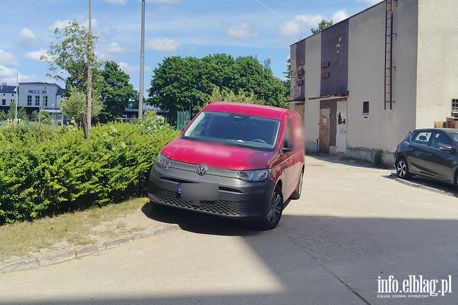Mistrzowie Parkowania w Elbl�gu (cz�� 478), fot. 8