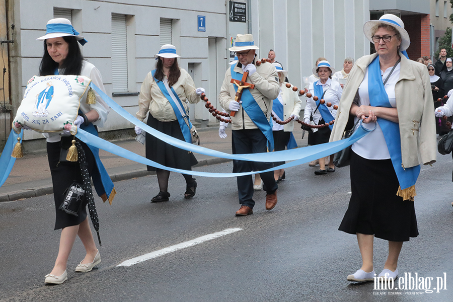 Ulicami Elbl�ga przesz�y procesje Bo�ego Cia�a.Zobacz procesj� na Starym Mie�cie, fot. 31